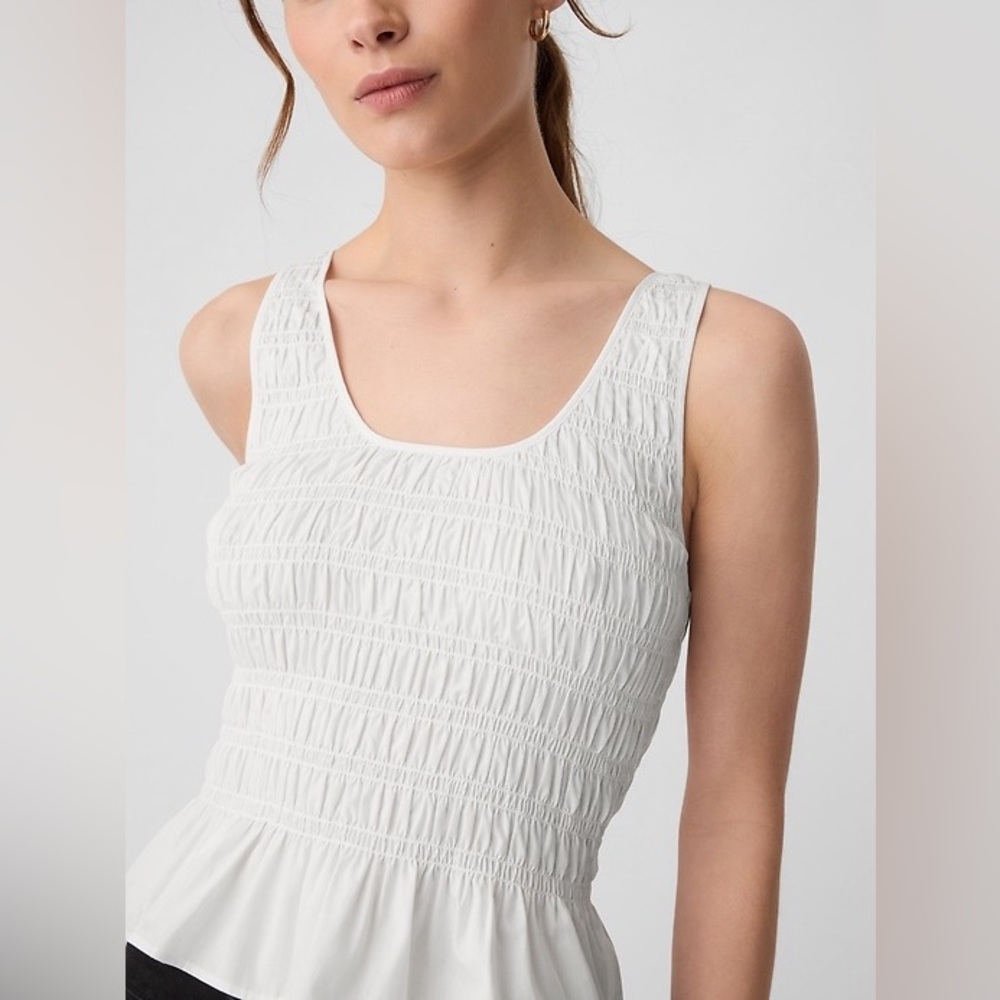 NWT GAP Cotton Smocked Tank Top 👚